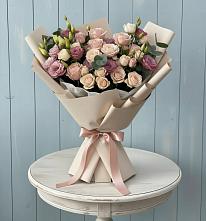 Букет цветов из:  Розы и Лизиантусы в Беломечетской