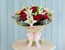 Букет цветов из:  Лилии и Розы в Беломечетской