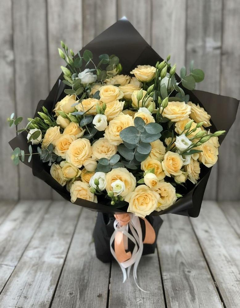 Букет цветов из: Розы и Лизиантусы в Беломечетской