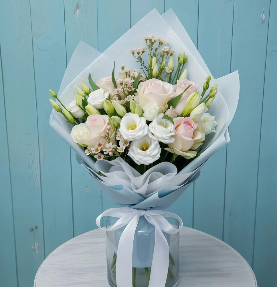 Букет цветов из: Розы и Лизиантусы в Беломечетской