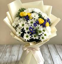 Букет цветов из:  Ирисы, Хризантемы и Розы #REPLACE_PRED# Беломечетской