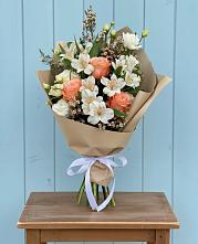 Букет цветов из:  Альстромерии, Лизиантусы, Розы и Хризантемы #REPLACE_PRED# Беломечетской