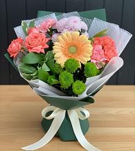 Букет цветов из:  Гвоздики, Розы, Герберы и Хризантемы в Беломечетской