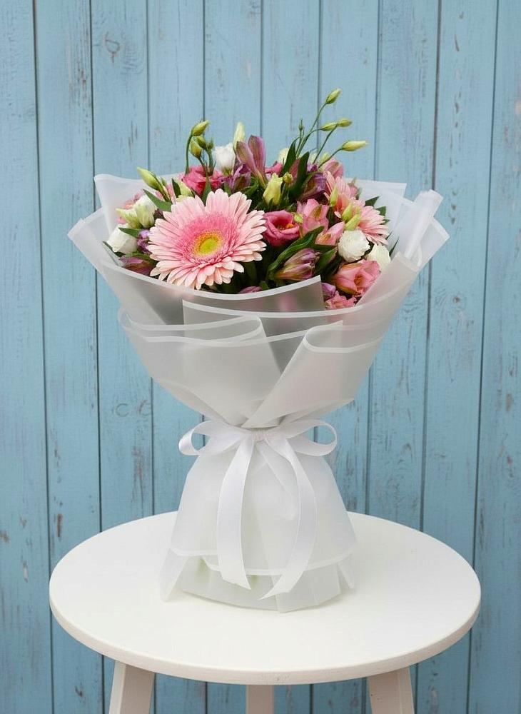 Букет цветов из: Герберы, Альстромерии и Лизиантусы в Беломечетской