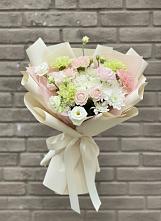 Букет цветов из:  Гвоздики, Розы, Лизиантусы и Хризантемы #REPLACE_PRED# Беломечетской