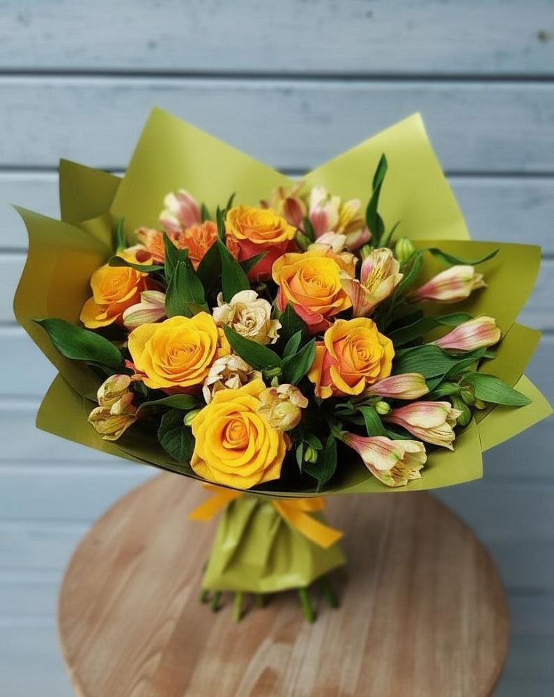 Букет цветов из: Альстромерии и Розы в Беломечетской