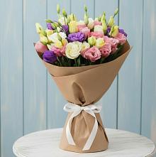 Букет цветов из:  Лизиантусы в Беломечетской