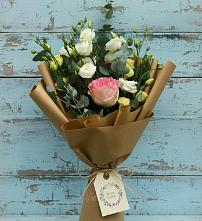 Букет цветов из:  Розы и Лизиантусы в Беломечетской
