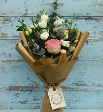 Букет цветов из:  Розы и Лизиантусы в Беломечетской
