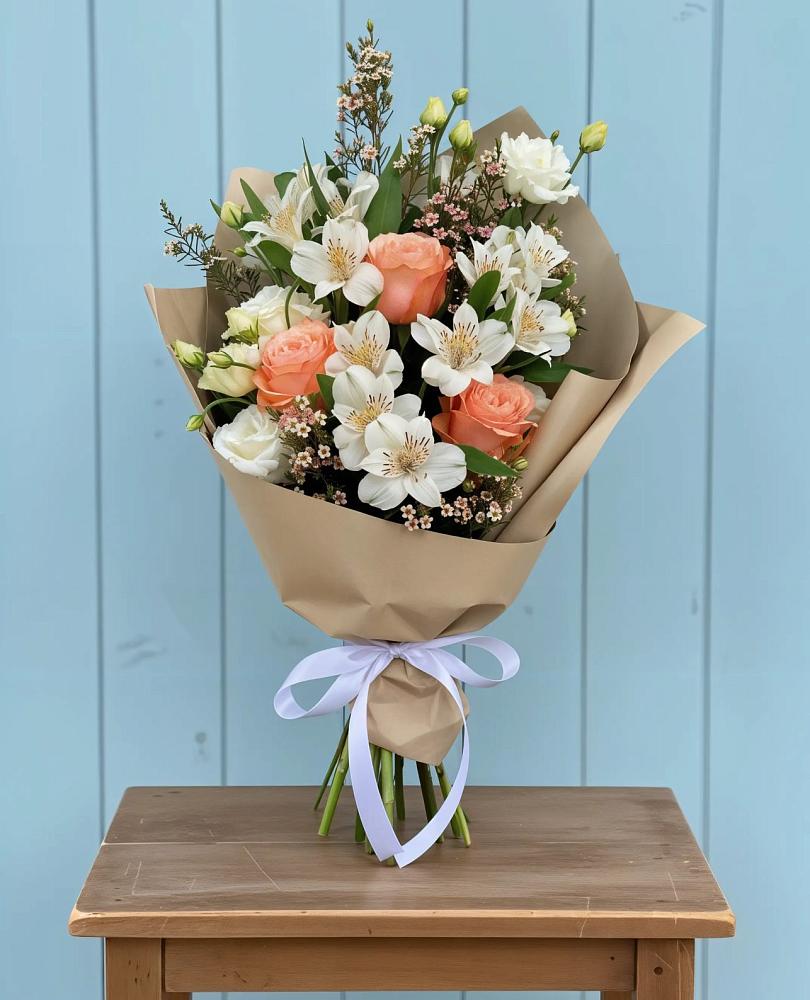 Букет цветов из: Альстромерии, Лизиантусы, Розы и Хризантемы в Беломечетской