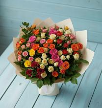 Букет Микс из разноцветных кустовых роз в Беломечетской