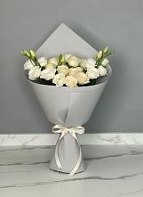 Букет цветов из:  Розы и Лизиантусы в Беломечетской